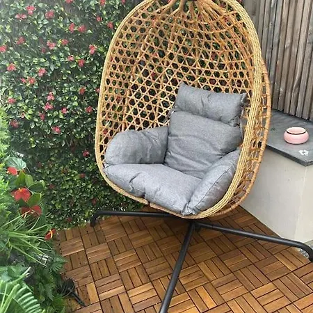 Cosy Avec Terrasse A 蒙泰夫兰